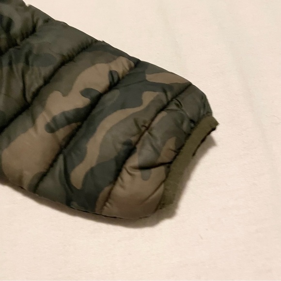 Baby Gap Camouflage Puffer Camo Jacket with Hood Size 12-18 Months - Picture 13 of 16